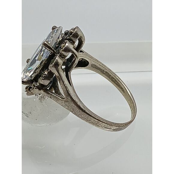 Vintage Jewelry Marcasite Sterling Silver Solitaire Simulated Diamond Ring SZ 9 - Picture 5 of 9